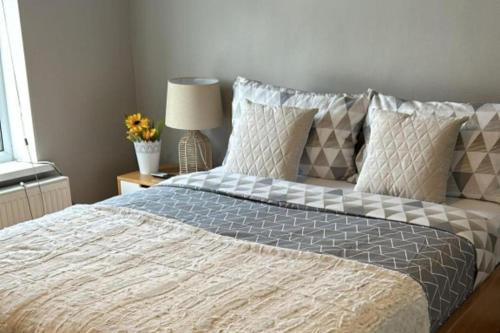 1 Bedroom Apartment - Central Free Parking