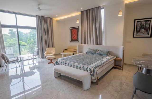 1-bedroom apartment in fabulous Vadodara with fitness room with all amenities.