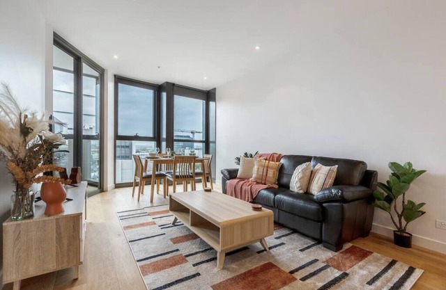 1 bedroom apartment near sporting district