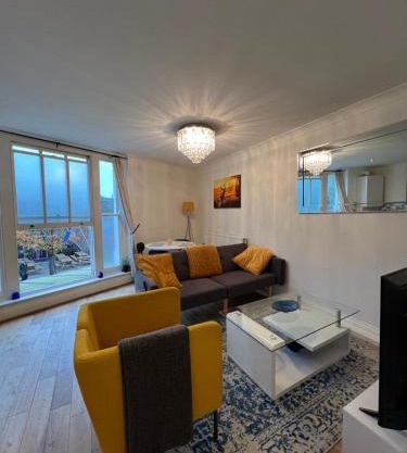 1 bedroom apartment near Clapham North and Clapham High Street station