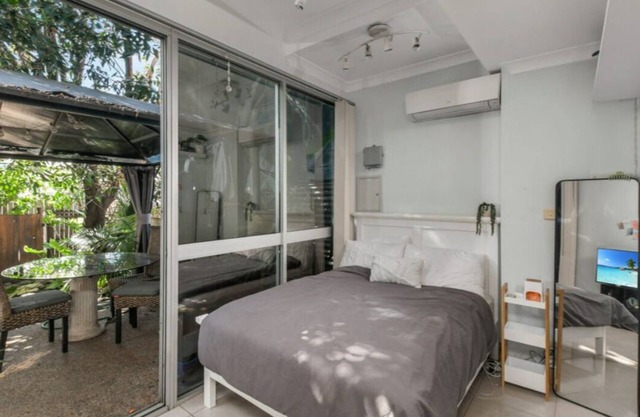 1 Bedroom Apartment, Private Courtyard.