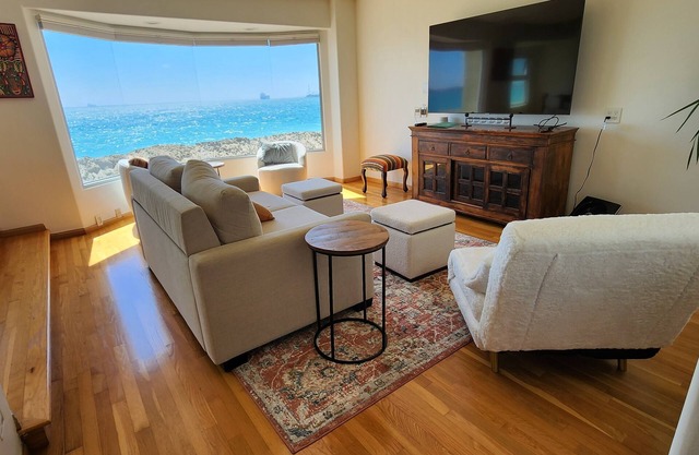 1 bedroom apartment with amazing ocean views