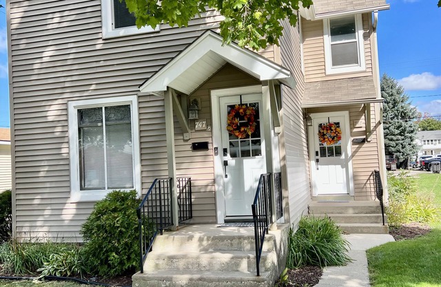 1 bedroom apt walking distance to downtown Lake Geneva