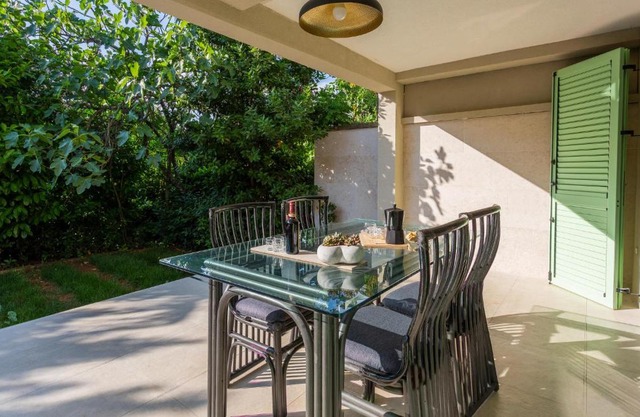 1 Bedroom Awesome Apartment In Bogovici