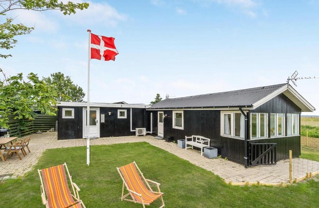 1 Bedroom Beautiful Home In Løgstør