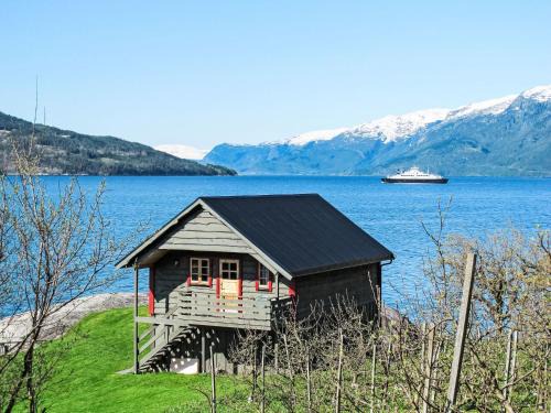 1 Bedroom Chalets In Tjoflot