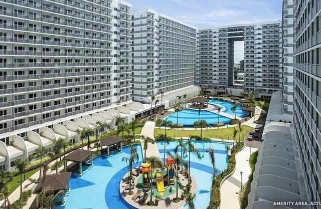 1 bedroom condo unit with WIFI near MOA, Casinos, Manila Bay, & Manila Airport