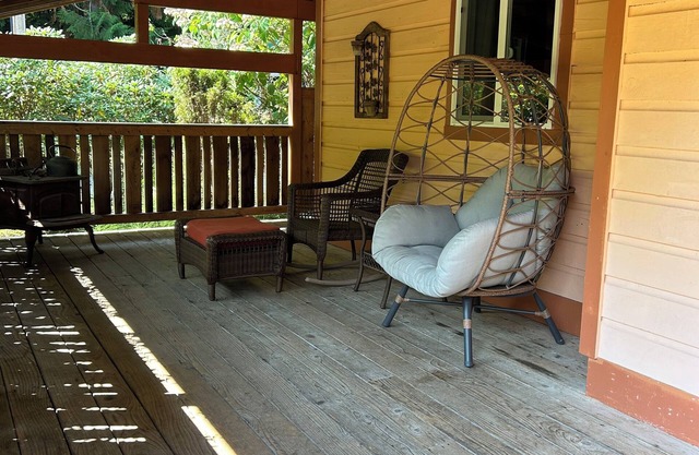 1 Bedroom Cottage on the Cowichan River
