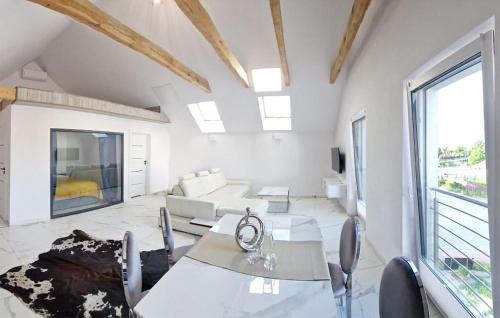 1 Bedroom Cozy Apartment In Pisz