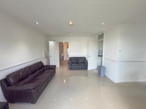 1 bedroom flat with view of river Thames