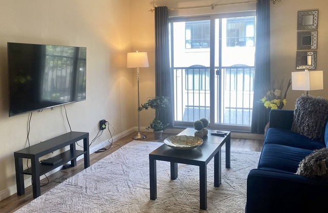 1 Bedroom Gaslamp District with Parking