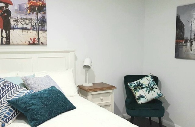 1 BEDROOM - GRIFFITH EAST APARTMENTS
