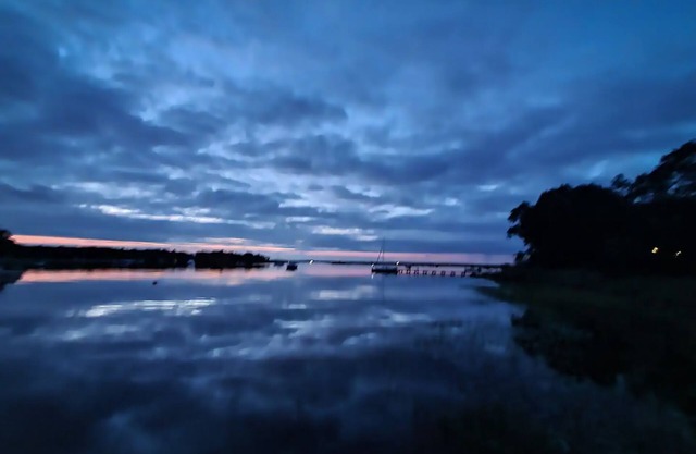 1 Bedroom Hamptons Waterfront Cottage Rental