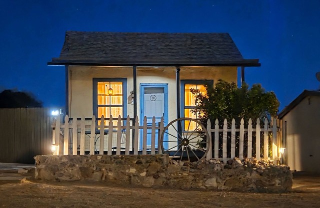 1-bedroom house with WiFi /AC, walk to Allen Street in the Historic District