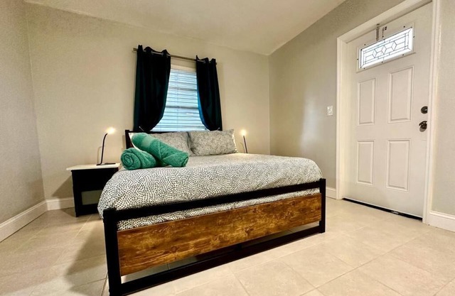 1-bedroom in Fort Lauderdale w/FREE Parking,Kitchen,Patio-8mins from FLL Airport