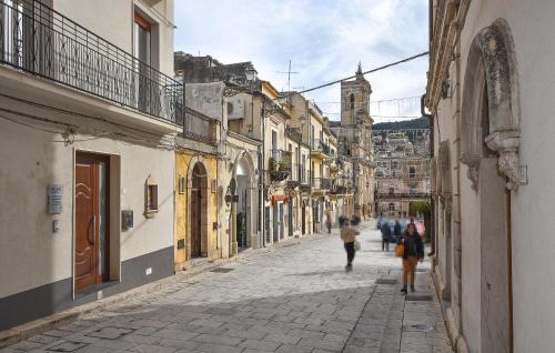 1 Bedroom Lovely Apartment In Chiaramonte Gulfi