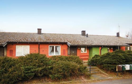 1 Bedroom Lovely Apartment In Kivik