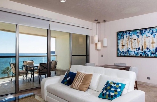 1 Bedroom Playa Blanca 506 Condo by RedAwning