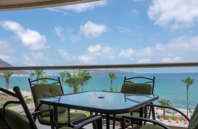 1 Bedroom Playa Blanca 406 Condo by RedAwning