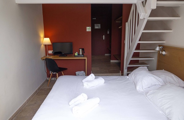 1 Bedroom Private vacation home in Roussillon