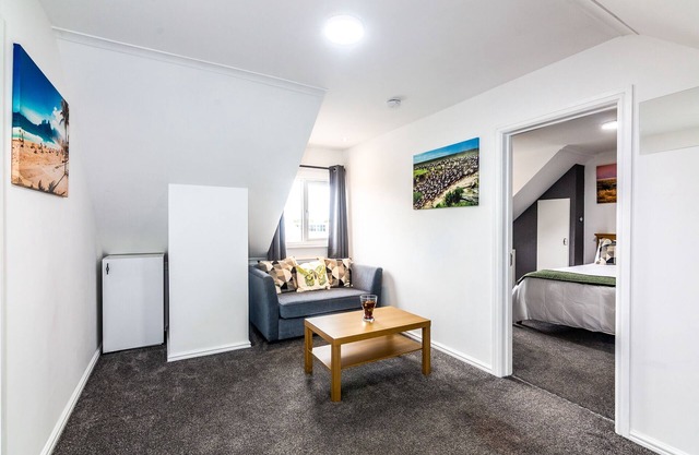 1 BEDROOM SELF CONTAINED NEWLY BUILT FLAT IN ACTON LONDON