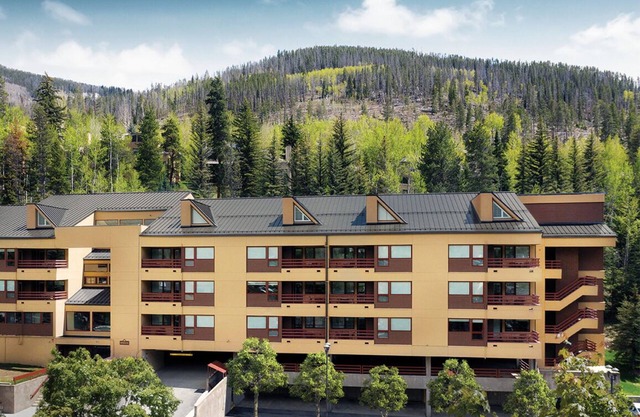 1 Bedroom, Sleeps 6, at Marriott Streamside Douglas, Vail!!