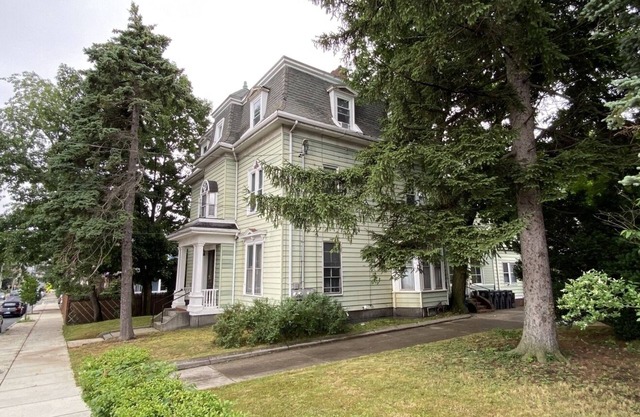 1 Bedroom Studio and 1 Full Bathroom-Close to Beach, Encore and TD Garden Arena.