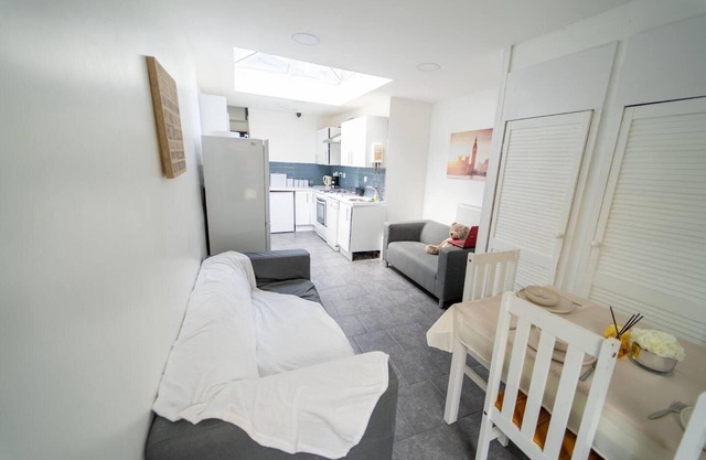 1 Bedroom Studio Near the City