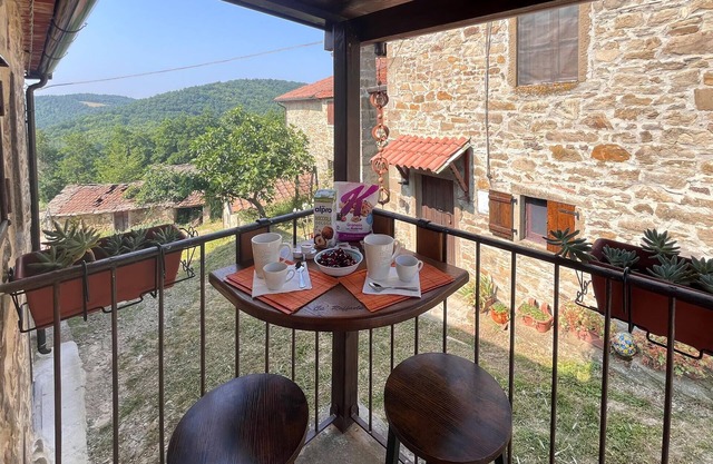 1 bedroom stunning home in Subbiano