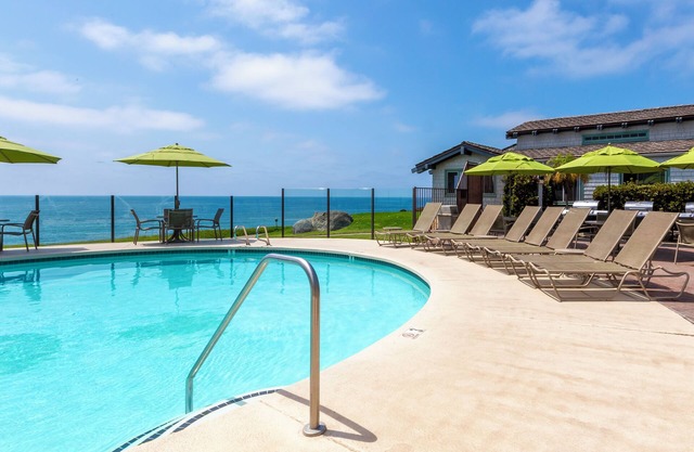1 Bedroom Suite w/Kitchen | Pool | Free Parking | Del Mar Beach Access