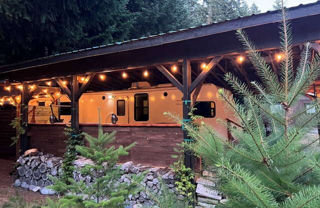 1-bedroom travel camper @ end of high valley with King Bed, hdtv, bbq,WiFi, AC
