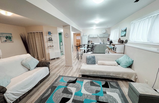 1 block from the beach, cool & cozy vacation home