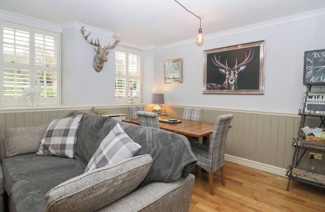 1 BOARBANK FARM, family friendly, with a garden in Cartmel
