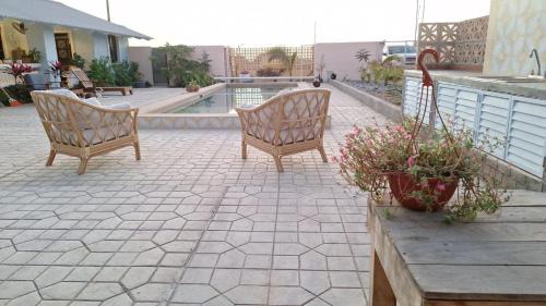 1 BR 1 BTR, Casa Chicle