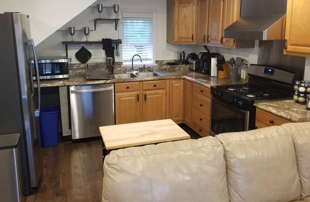 1 BR Guesthouse - Small Fenced Area