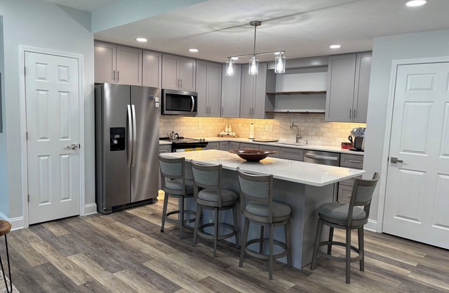 1 BR Suite Apt near Knoxville & Smoky Mountains.