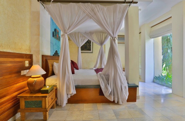 1 BR Villa cerca de Ubud con una piscina privada y una sala de estar con desayuno incluido