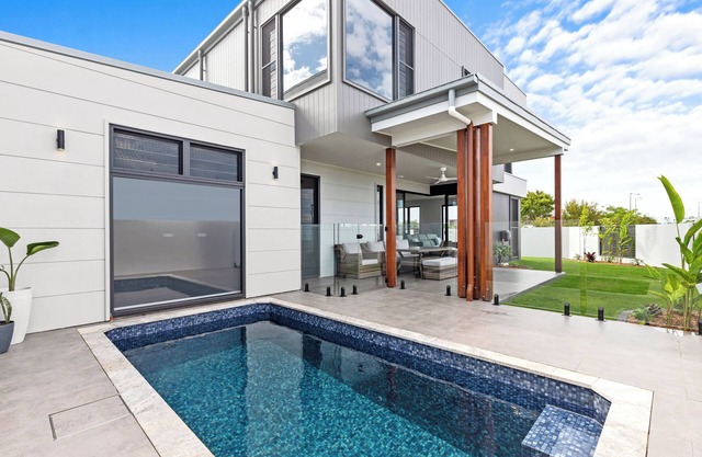 1 Bulwer Dr Pelican Waters