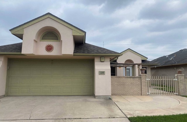 #1 Bungalow, Pool, Tennis, Golf, Jacuzzi, 55yrs+
