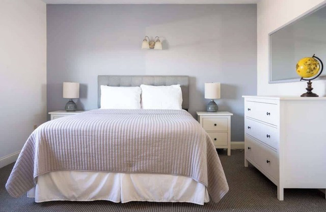 #1 | Comfy Room w/ Queen-bed