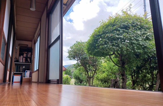 1 couple per day, 1 building per night, private country inn