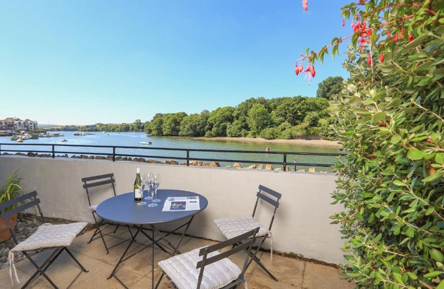 1 Crabshell Quay