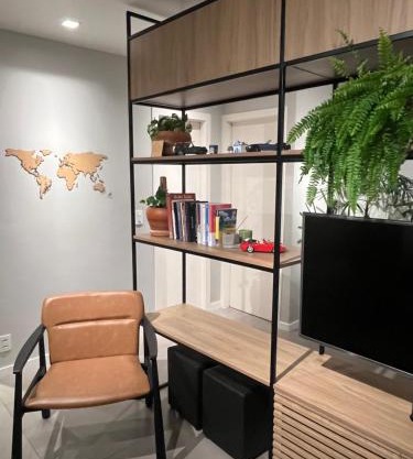 1 Dorm - Alto Padrão - 16 Andar - Home Office