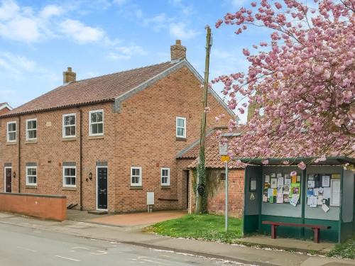 1 Kirkby Cottages