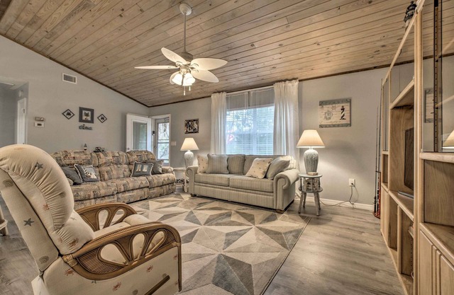 Crystal River Home w / Dock 1. 2 millas para el lanzamiento del barco