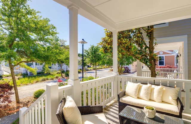 1 Mi to Downtown: Modern Ocean Springs Cottage