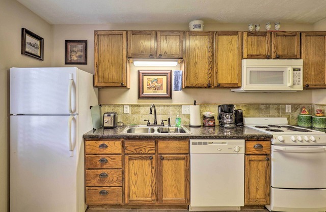 College Station Studio < 1 Mi to Kyle Field!