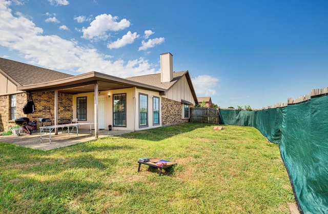 Garland Vacation Rental ~ 16 Mi to Dallas!