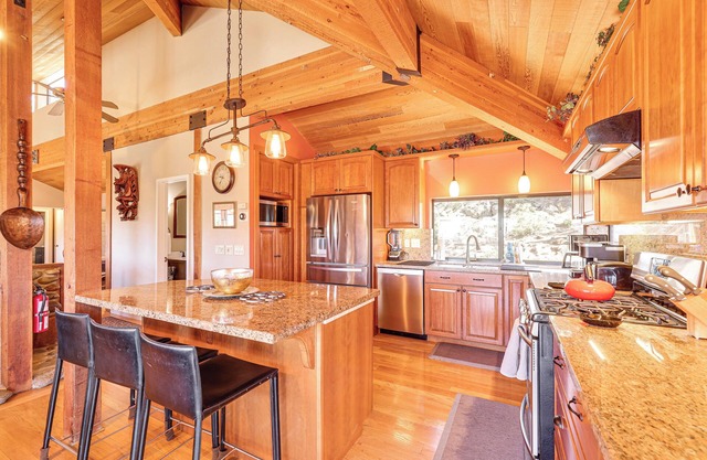 Lake Tahoe Home w / Hot Tub ~ 10Mi a Squaw Valley Ski