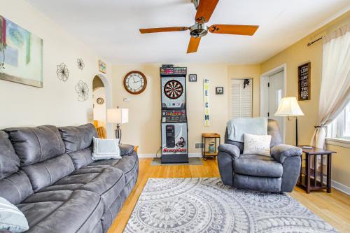 1 Mi to Lambeau Field Residential Home with Yard